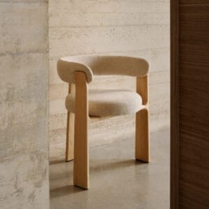 Serena dining armchair, in solid ash wood, in a natural wooden finish and white upholstered curved backrest and seatpad